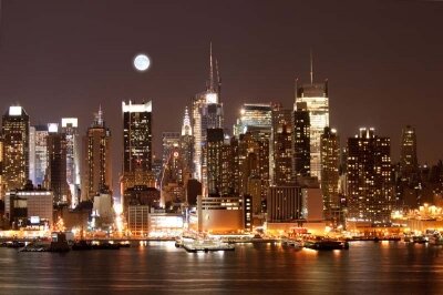 Фотообои полная луна в небе над Нью-Йорком